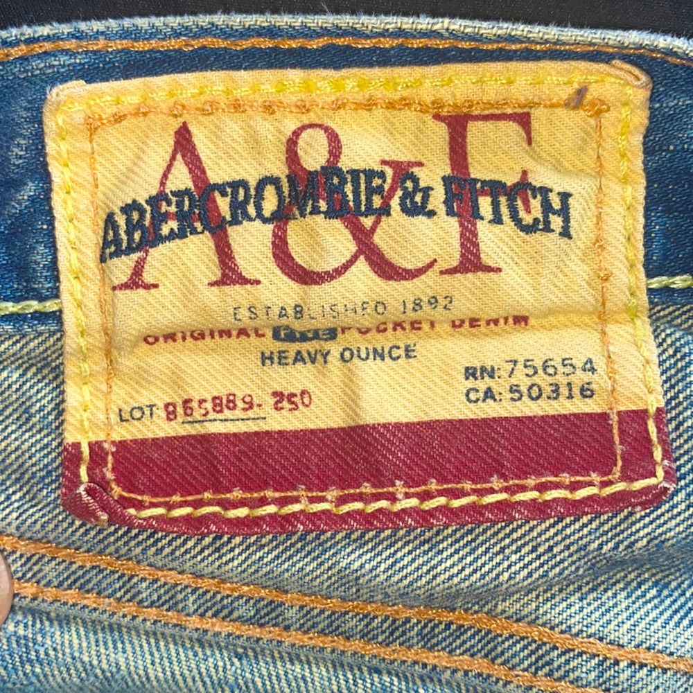 A&F Signature Stretch Denim

Skinny Jeans